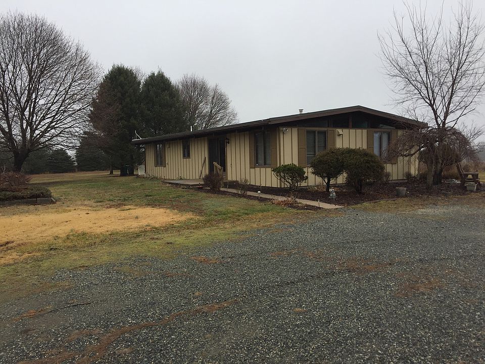 2nd image of 237 56th Pl NE