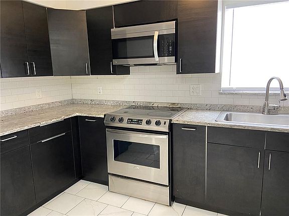 3rd image of 14414 Reuter Strasse Cir #212