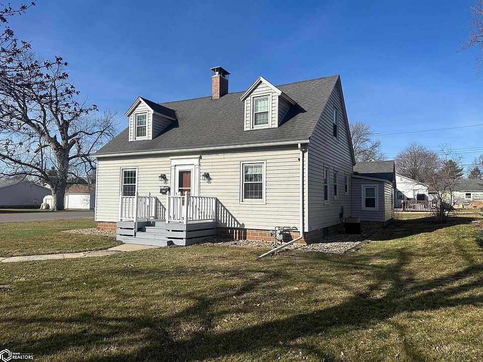 1st image of 300 8th St N