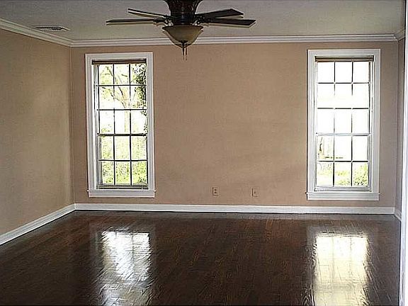 4th image of 210 Aqua Dr