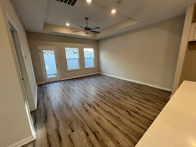 3 bed, 1670 sqft, $2,200 — Photo 3