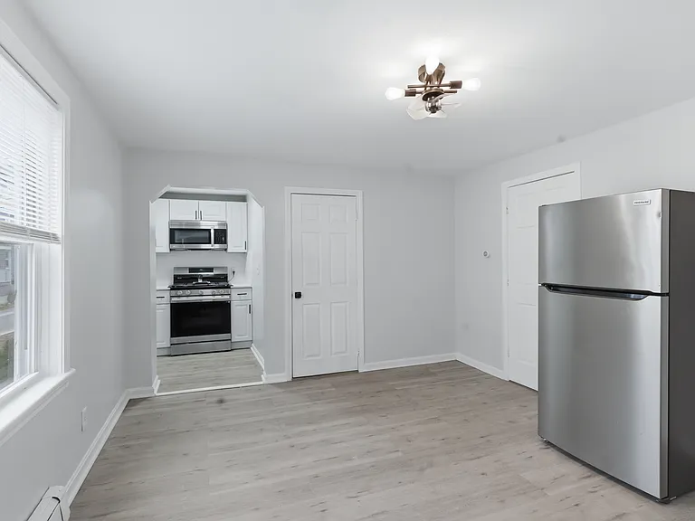 92 Sylvian St #1 — Photo 5