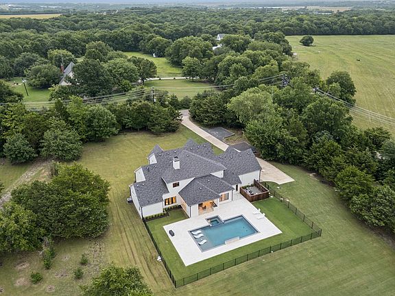 3rd image of 7025 County Road 202
