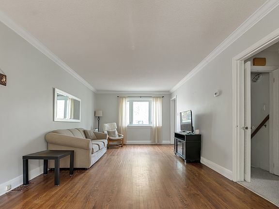5th image of 93 Wellington St E