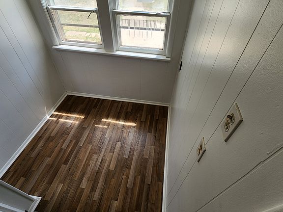 3rd image of 720 S 11th St