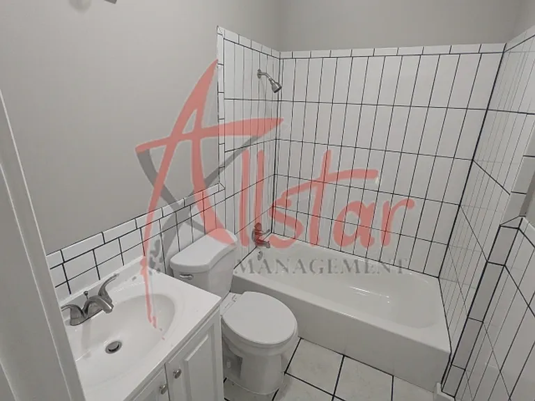 750 Shotwell St — Photo 9