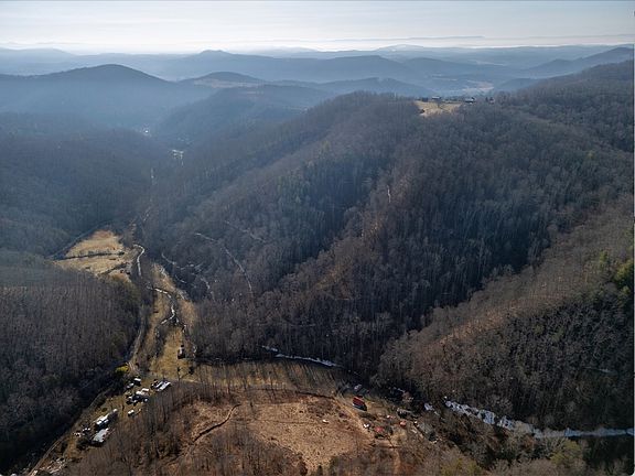 4th image of 1 Boone Creek Rd