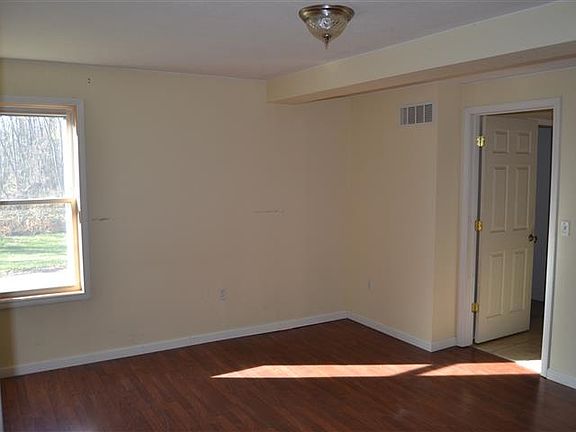 5th image of 513 1/2 W Wilden Ave