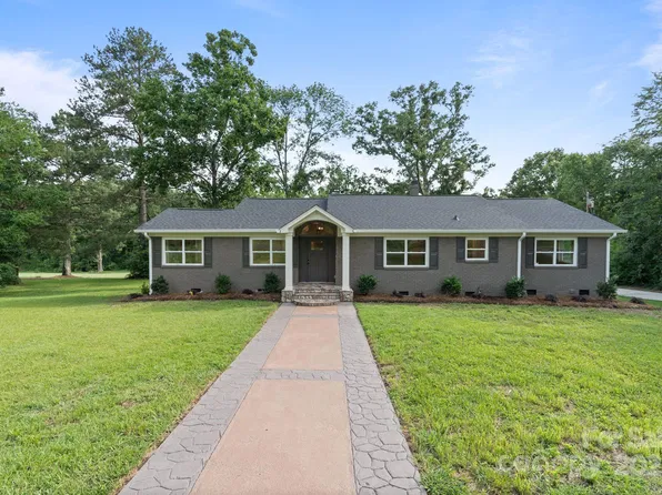 120 Pinewood Ln, Rock Hill, SC 29730