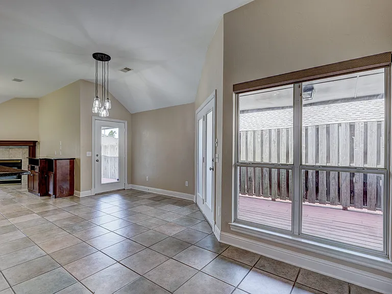 2104 Del Simmons Dr — Photo 29