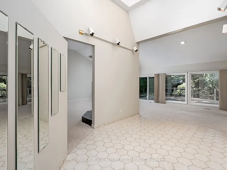 4189 Inglewood Dr — Photo 5