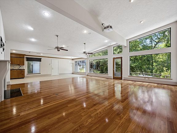 2nd image of 6 Gessner Rd