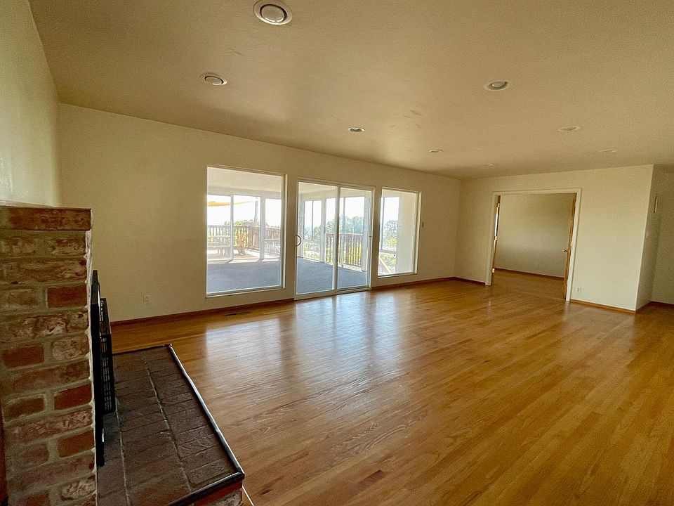 1st image of 3620 Malcolm Ave