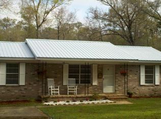 406 Sparkleberry Ln, Freeport, FL 32439