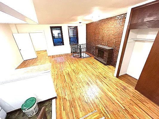 2nd image of 33 W 82nd St APT B