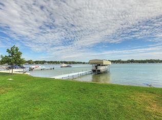 51048 N Shore Dr, Elkhart, IN