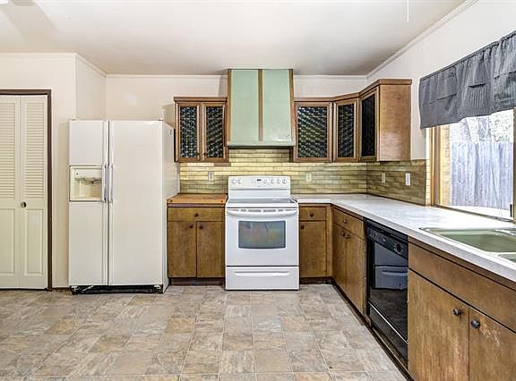 4th image of 1107 Kingston Dr