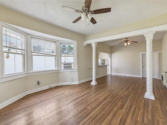 3rd image of 2137 Music St