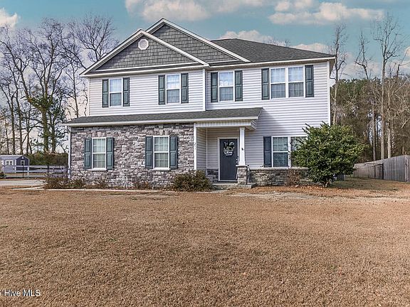 3rd image of 203 Knob Hill Drive
