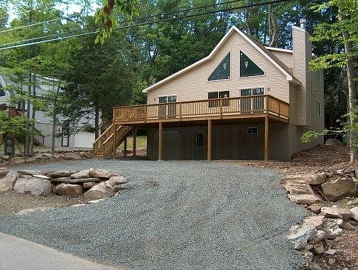 1st image of 97 Wallenpaupack Dr