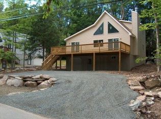 97 Wallenpaupack Dr, Lake Ariel, PA 18438