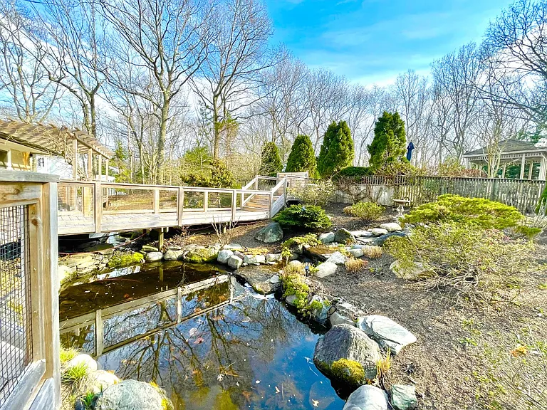 Peconic Hills Dr — Photo 28