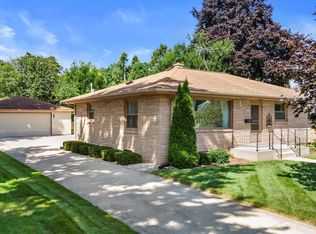 1037 4th Ave, Grafton, WI 53024