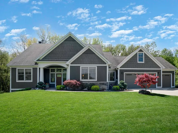 8869 Bever Rd, Delton, MI 49046