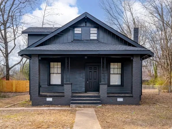 1135 N Ash St, Conway, AR 72034