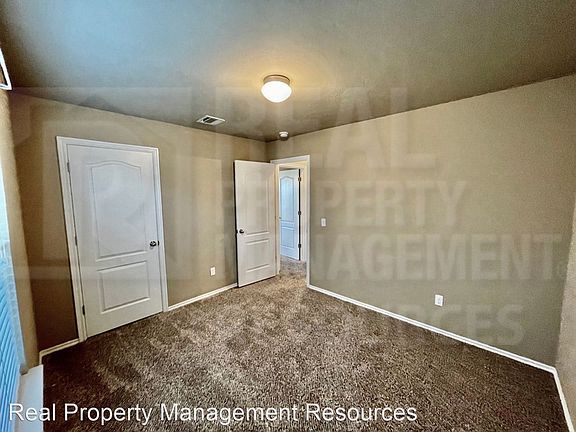 5th image of 10724 NW 27th St