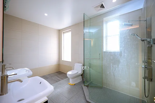 Sold by Remax Edge | media 18