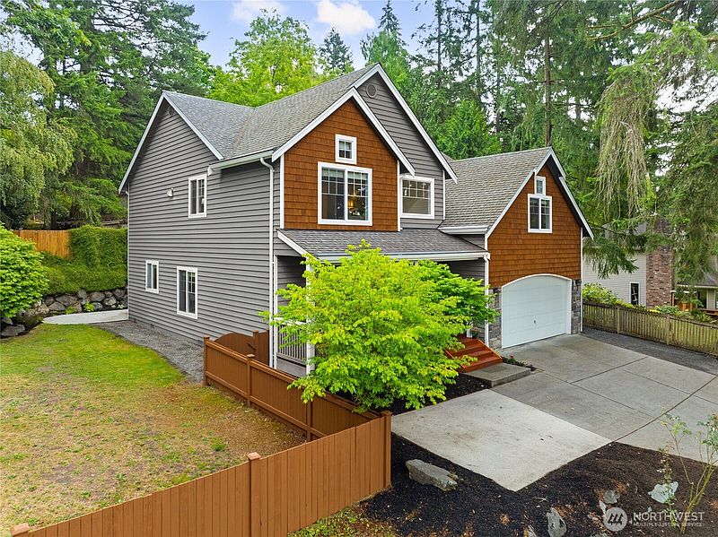 3rd image of 19028 37th Avenue NE