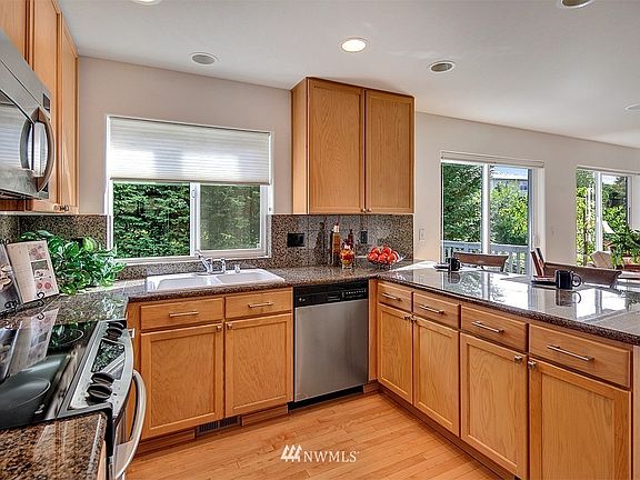 4th image of 9036 NE 176th St