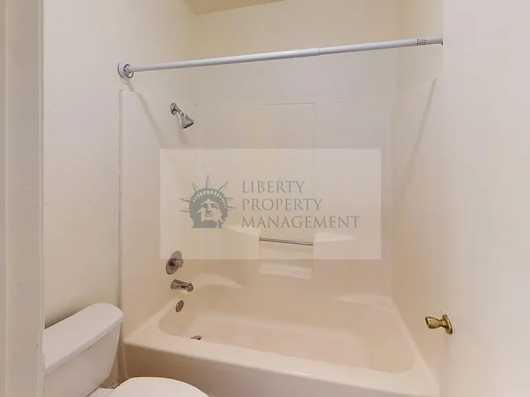 1317 Burgundy Ct — Photo 9