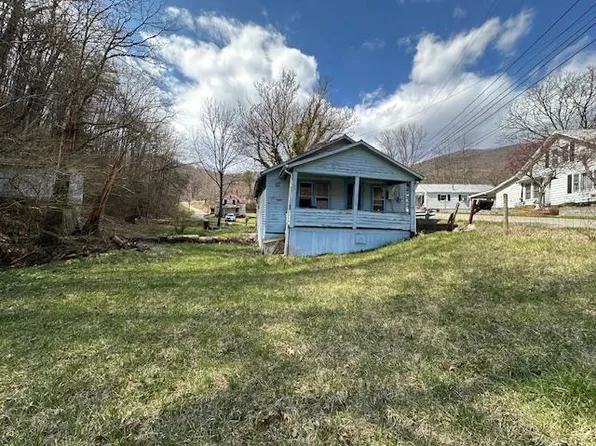 164 Cardwell Town, Saltville, VA 24370