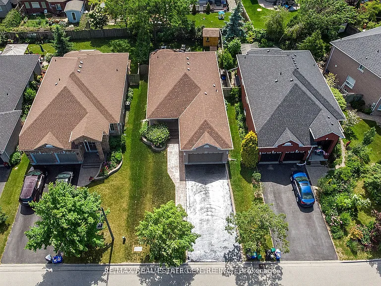 36 Padfield Dr — Photo 28