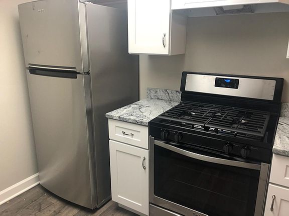 3rd image of 1369 Westminster Cir
