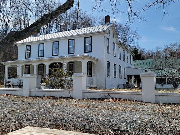 2nd image of 5865 Gooney Manor Loop