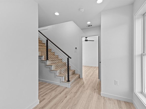 5th image of 11005 Beach Rd