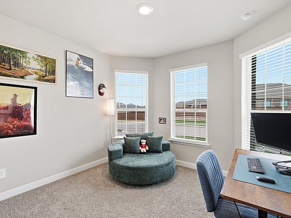 3rd image of 141 Medina Ln