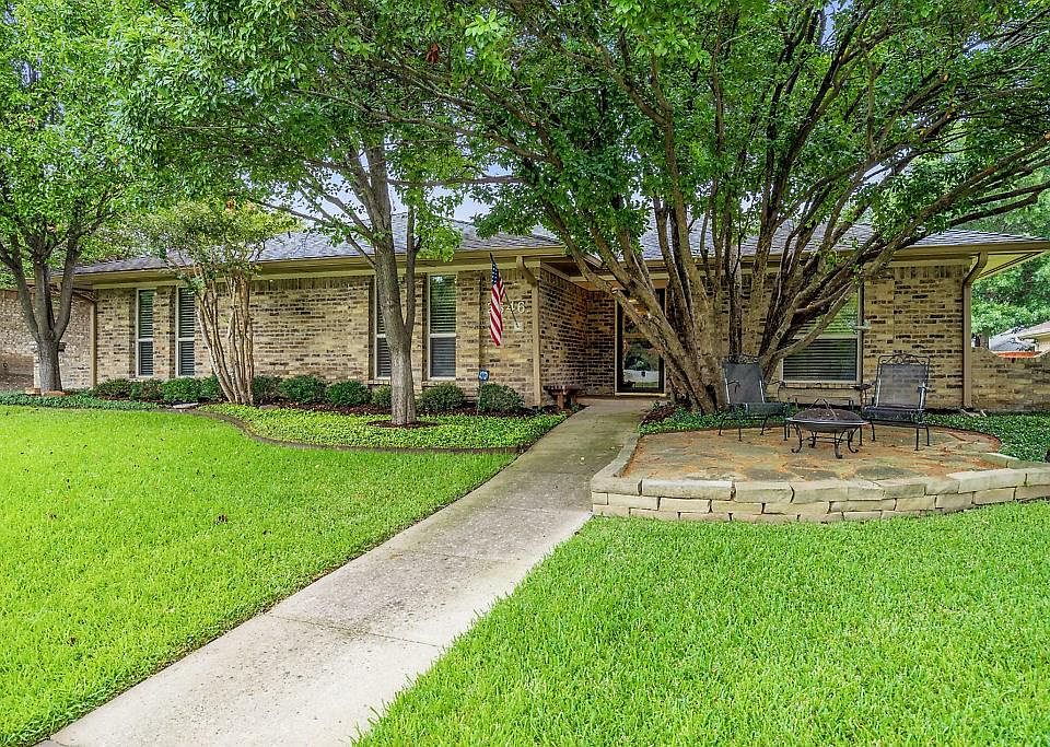 1st image of 2546 Parkhaven Dr