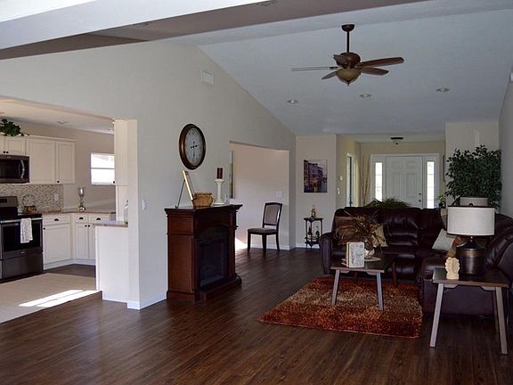 3rd image of 101 Grove Isle Pl