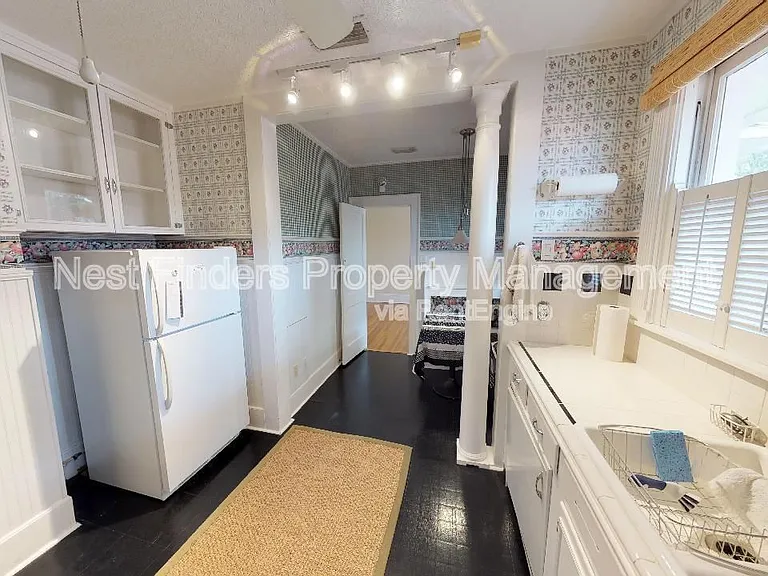 2044 Forbes St — Photo 17