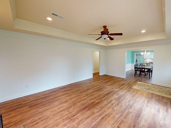 5th image of 515 N Englewood Ave