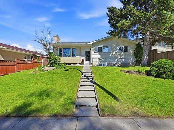 2nd image of 2415 W Vista Cres NE