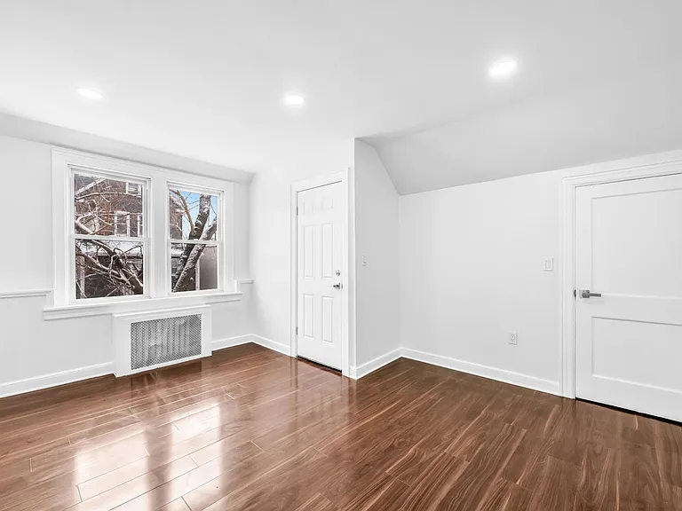 284 Macarthur Ave #2 — Photo 16