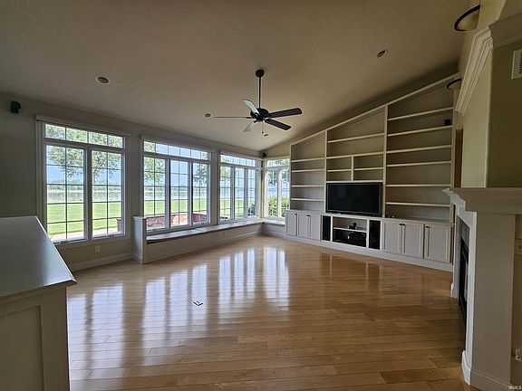 3rd image of 1709 Riverview Ct