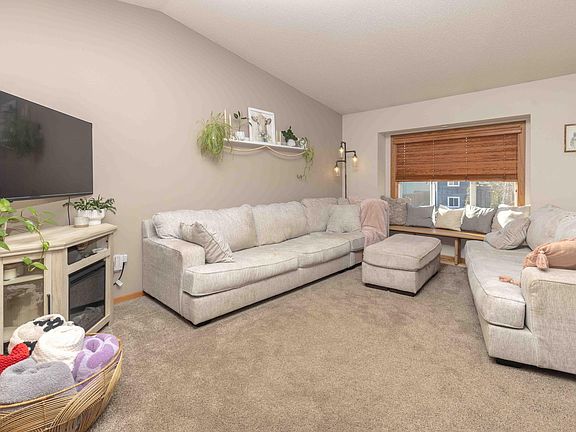 5th image of 3004 Dakota Park Cir S