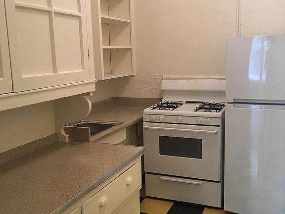 4th image of 1130 NE 1st Ave #105
