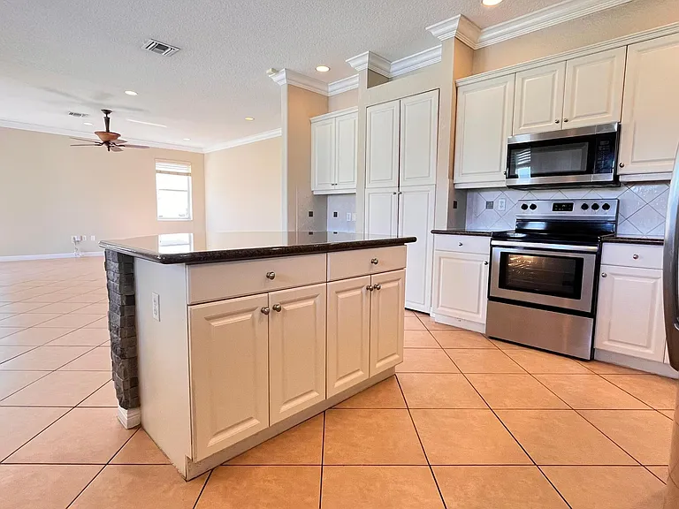 9546 Worswick Ct — Photo 41